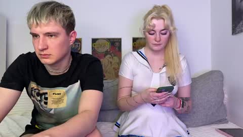 couple Lu sexy chick in middle and Jimmyblonde our friend Brianglasses online show from 03-05-25, 01:17