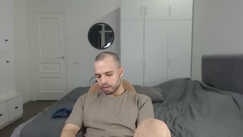 onebestlover online show from 02-18-25, 07:41