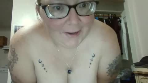 Pixie online show from 12-31-24, 07:10