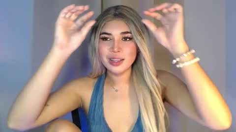 Snapshot of onegreattransdiva chatting on 09-27-25, 02:38 Goddess Rhiane online show from 09-27-25, 02:38