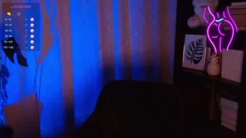 Snapshot of onehotbigass chatting on 01-09-25, 01:39  ONLINE   online show from 01-09-25, 01:39