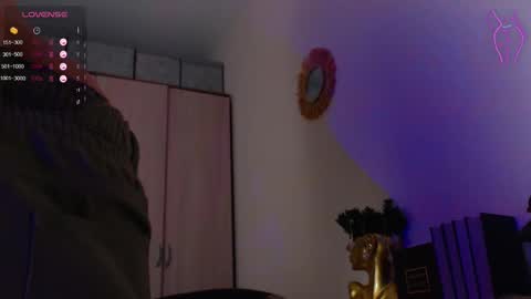 Snapshot of onehotbigass chatting on 02-19-25, 04:34  ONLINE   online show from 02-19-25, 04:34