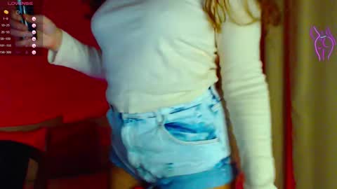 Snapshot of onehotbigass chatting on 09-18-25, 07:16  ONLINE   online show from 09-18-25, 07:16