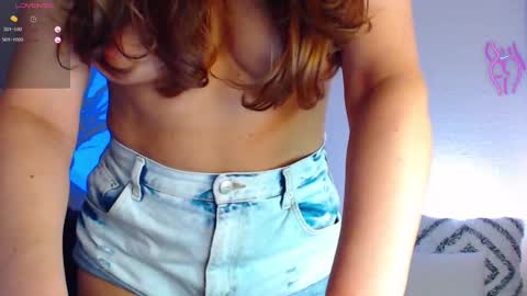 Snapshot of onehotbigass chatting on 09-30-25, 08:14  ONLINE   online show from 09-30-25, 08:14