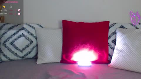 Snapshot of onehotbigass chatting on 10-12-25, 08:08  ONLINE   online show from 10-12-25, 08:08