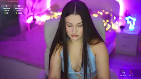 Snapshot of onelaya chatting on 10-06-25, 08:12 L A Y A online show from 10-06-25, 08:12