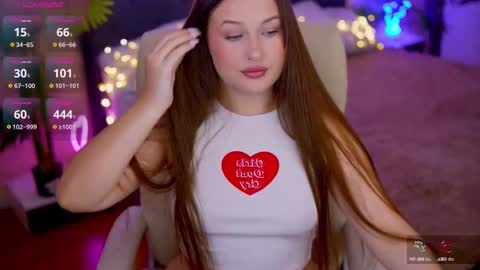 Snapshot of onelaya chatting on 10-10-25, 01:43 L A Y A online show from 10-10-25, 01:43