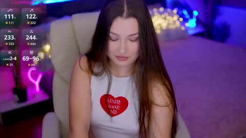 Snapshot of onelaya chatting on 11-26-25, 08:32 L A Y A online show from 11-26-25, 08:32