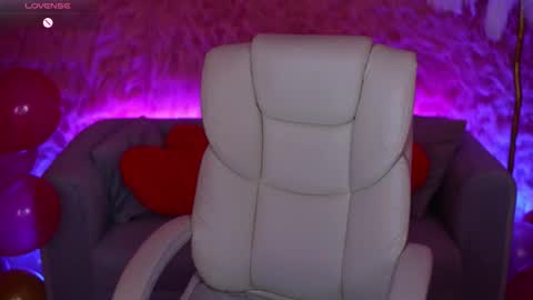 L A Y A online show from 02-08-26, 02:09