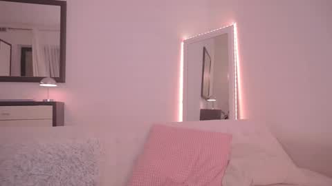 Ariel online show from 10-30-25, 10:10