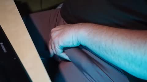 Snapshot of onemanmafia chatting on 10-25-25, 03:40 OneManMafia online show from 10-25-25, 03:40