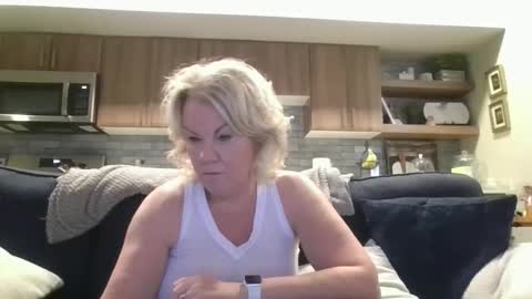 Snapshot of oneoften1000 chatting on 12-23-24, 10:12 couple mature milf bigboobs curvy mommydaddy online show from 12-23-24, 10:12