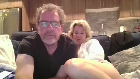 Snapshot of oneoften1000 chatting on 01-16-25, 04:17 couple mature milf bigboobs curvy mommydaddy online show from 01-16-25, 04:17