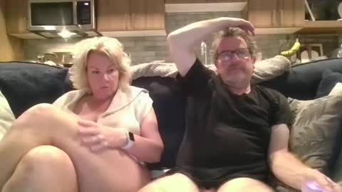 Snapshot of oneoften1000 chatting on 01-21-25, 01:39 couple mature milf bigboobs curvy mommydaddy online show from 01-21-25, 01:39