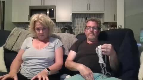 Snapshot of oneoften1000 chatting on 02-28-25, 03:26 couple mature milf bigboobs curvy mommydaddy online show from 02-28-25, 03:26