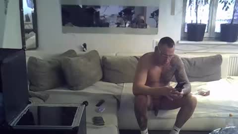 .....mICha..... online show from 11-19-25, 10:26