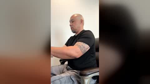 Snapshot of onetreehill1976 chatting on 03-27-26, 05:56 onetreehill1976 online show from 03-27-26, 05:56