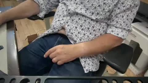 Snapshot of onlocationnyc chatting on 09-20-25, 02:18 onlocationnyc online show from 09-20-25, 02:18