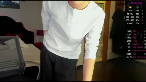 Snapshot of only_eric chatting on 02-05-25, 04:48 Erick  online show from 02-05-25, 04:48