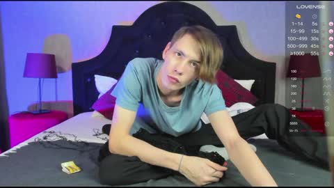 Snapshot of only_eric chatting on 02-06-25, 09:28 Erick  online show from 02-06-25, 09:28