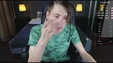 Snapshot of only_eric chatting on 02-11-25, 04:24 Erick  online show from 02-11-25, 04:24