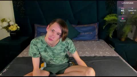 Snapshot of only_eric chatting on 02-19-25, 06:54 Erick  online show from 02-19-25, 06:54