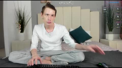 Snapshot of only_eric chatting on 03-03-25, 04:25 Erick  online show from 03-03-25, 04:25