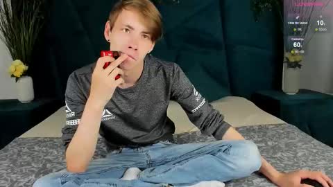 Snapshot of only_eric chatting on 09-09-25, 06:57 Erick  online show from 09-09-25, 06:57