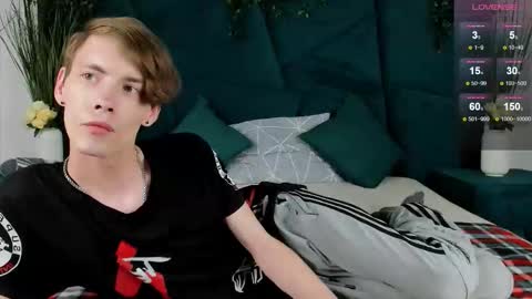 Snapshot of only_eric chatting on 09-13-25, 08:25 Erick  online show from 09-13-25, 08:25