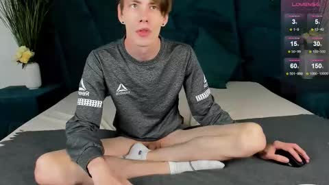 Snapshot of only_eric chatting on 09-26-25, 07:45 Erick  online show from 09-26-25, 07:45