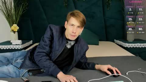 Erick  online show from 11-30-25, 06:06