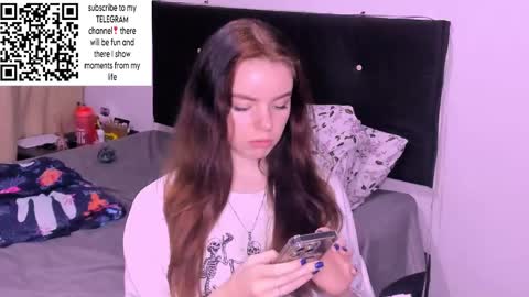 Snapshot of only_sarah1 chatting on 12-24-24, 12:11 only_sarah1 online show from 12-24-24, 12:11