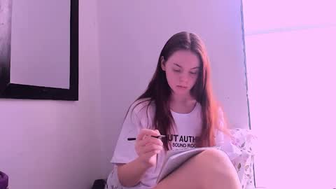 Snapshot of only_sarah1 chatting on 10-14-25, 09:04 only_sarah1 online show from 10-14-25, 09:04