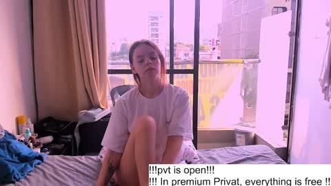 Snapshot of only_sarah1 chatting on 10-20-25, 09:37 only_sarah1 online show from 10-20-25, 09:37