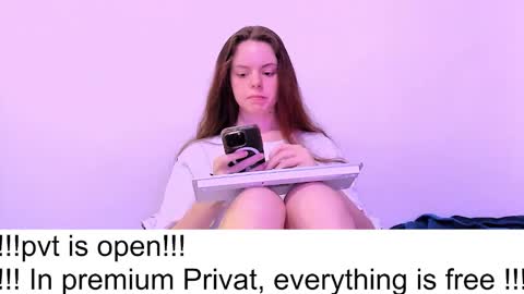 Snapshot of only_sarah1 chatting on 10-23-25, 11:35 only_sarah1 online show from 10-23-25, 11:35