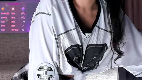 Snapshot of onlycatsss chatting on 12-27-24, 01:28 Amelia online show from 12-27-24, 01:28