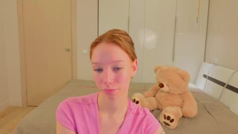 Lily online show from 11-06-25, 03:24