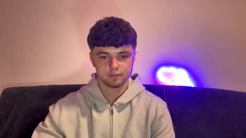 Snapshot of onyiix_ chatting on 11-07-25, 07:36 Mike online show from 11-07-25, 07:36