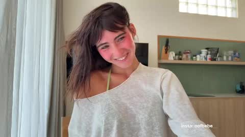 Snapshot of oofbabe__ chatting on 05-08-26, 10:59 Helen online show from 05-08-26, 10:59