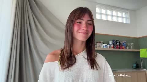 Snapshot of oofbabe__ chatting on 06-05-26, 10:48 Helen online show from 06-05-26, 10:48