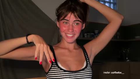 Snapshot of oofbabe__ chatting on 06-17-26, 10:10 Helen online show from 06-17-26, 10:10