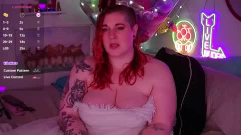 Snapshot of opalreigning chatting on 10-25-25, 07:16 Opal online show from 10-25-25, 07:16