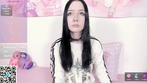 Ophelia online show from 04-08-26, 09:31