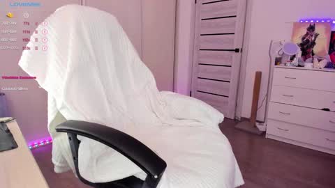 Ophelia online show from 02-18-25, 10:16