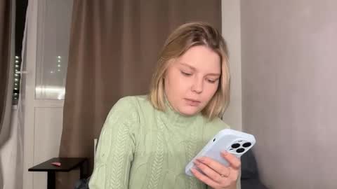 Snapshot of opheliaritz chatting on 11-29-25, 03:04 Ophelia online show from 11-29-25, 03:04