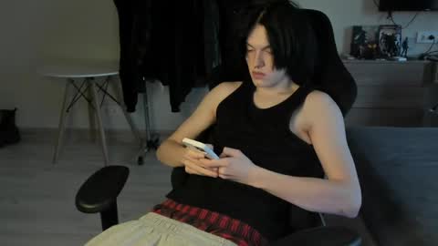 Bella and John online show from 04-28-26, 04:45