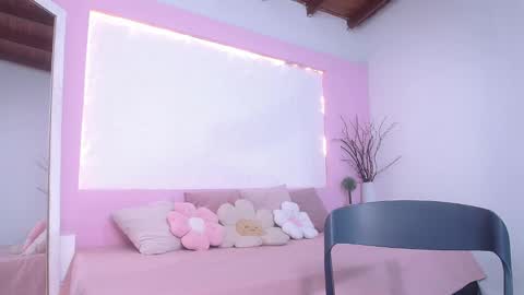 Ora Larson online show from 10-03-25, 11:51