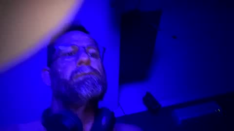 oralking123 online show from 12-31-24, 08:26