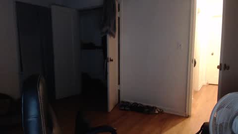 Snapshot of oregon87 chatting on 12-31-24, 02:03 The Oregon Lumberjack online show from 12-31-24, 02:03