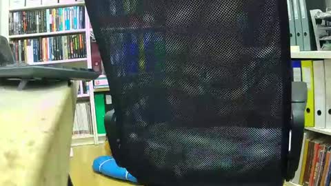 Snapshot of oren57 chatting on 12-20-24, 04:14 oren online show from 12-20-24, 04:14